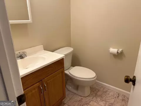 Bath - 115 W Pyne Dr, Lagrange, GA 30240 photo 1 of 7