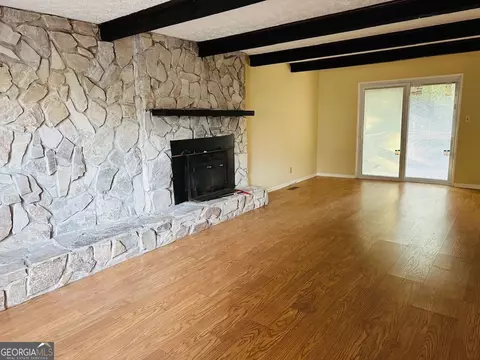 Living - 115 W Pyne Dr, Lagrange, GA 30240 photo 3 of 3