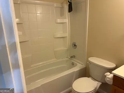 Bath - 115 W Pyne Dr, Lagrange, GA 30240 photo 2 of 7