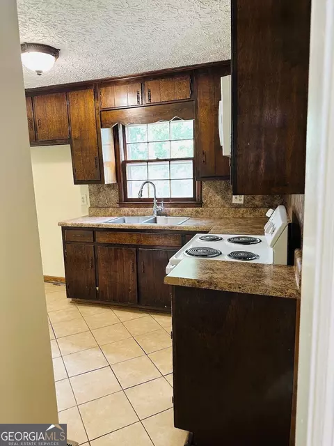 Kitchen - 115 W Pyne Dr, Lagrange, GA 30240 photo 1 of 2