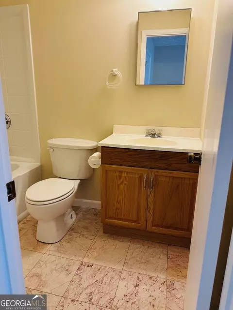 Bath - 115 W Pyne Dr, Lagrange, GA 30240 photo 6 of 7