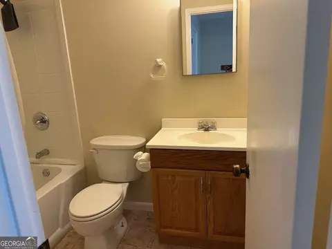 Bath - 115 W Pyne Dr, Lagrange, GA 30240 photo 3 of 7