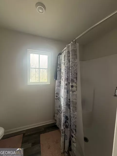 Bath - 133 Maple Dr, Milner, GA 30257 photo 1 of 4