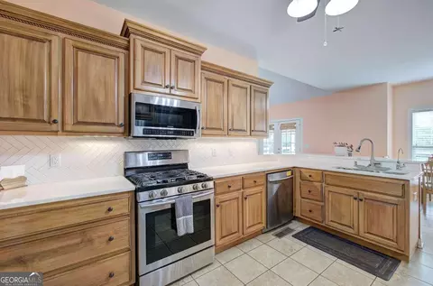 Kitchen - 3490 Pine Log Rd NE, Rydal, GA 30171 photo 5 of 7