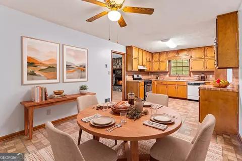 Dining - 212 Farmbrook Pkwy E, Stockbridge, GA 30281 photo 1 of 1