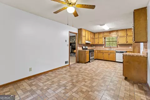 Kitchen - 212 Farmbrook Pkwy E, Stockbridge, GA 30281 photo 1 of 3