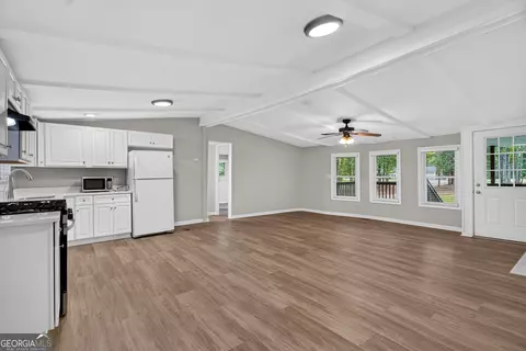 Living - 789 Priddy Rd, Lagrange, GA 30241 photo 6 of 7
