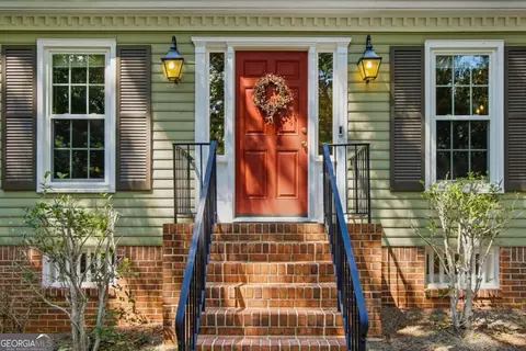 5087 Pine Bark Cir, Dunwoody, GA 30338