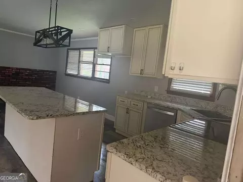 803 S Red Rock Rd, Toccoa, GA 30577 photo 2