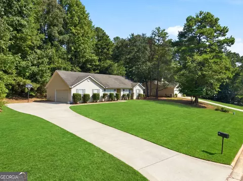 Exterior - 25 Mountainview Dr, Covington, GA 30016 photo 2 of 7