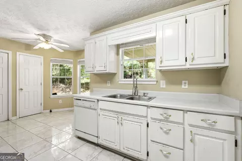 Kitchen - 25 Mountainview Dr, Covington, GA 30016 photo 1 of 4