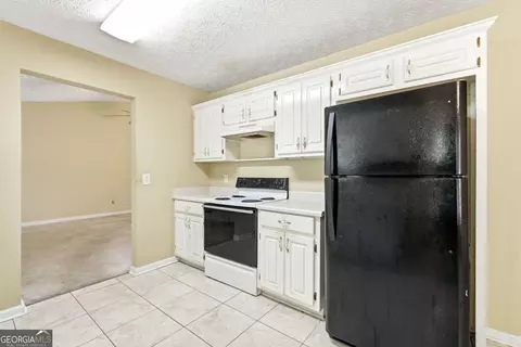 Kitchen - 25 Mountainview Dr, Covington, GA 30016 photo 3 of 4