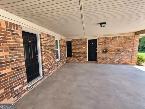 Exterior - 524 Sawmill Rd, Hampton, GA 30228 photo 2 of 2