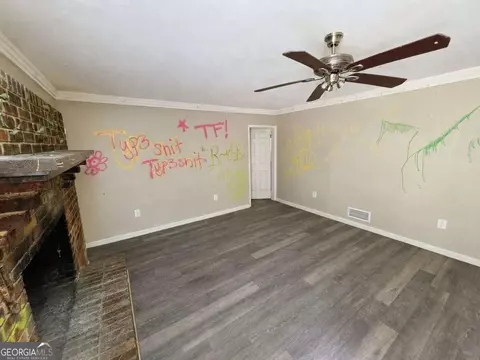 Living - 524 Sawmill Rd, Hampton, GA 30228 photo 1 of 4