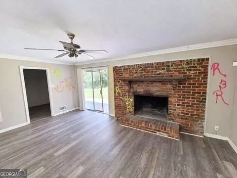 Living - 524 Sawmill Rd, Hampton, GA 30228 photo 4 of 4