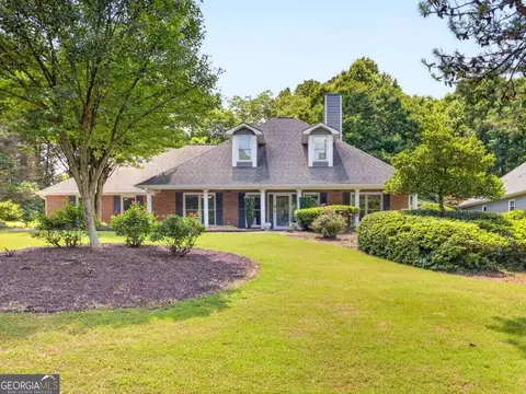 1650 Peachcrest Dr, Lawrenceville, GA 30043