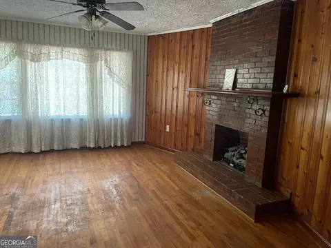Living - 72 Darby Rd, Covington, GA 30016 photo 2 of 4