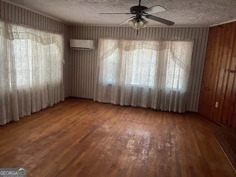 Living - 72 Darby Rd, Covington, GA 30016 photo 1 of 4