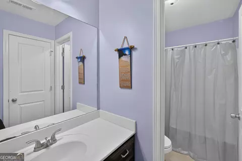 Bath - 3952 Ivy Gate Dr, Buford, GA 30519 photo 1 of 2