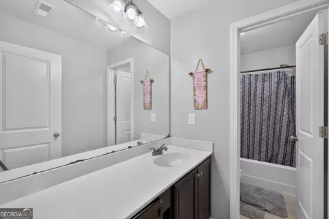 Entry Way - 3952 Ivy Gate Dr, Buford, GA 30519 photo 7 of 9