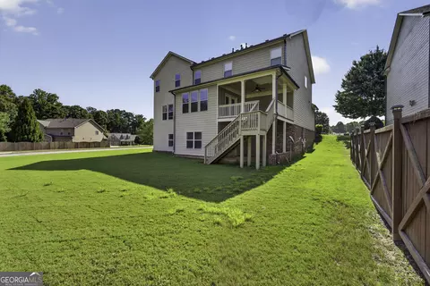Exterior - 3952 Ivy Gate Dr, Buford, GA 30519 photo 7 of 8