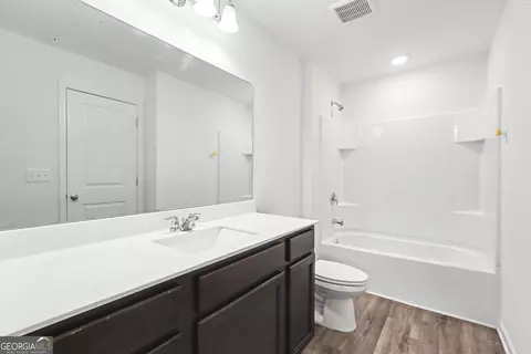 Bath - 11900 Fuller St, Hampton, GA 30228 photo 3 of 6