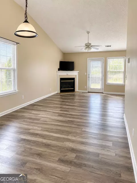 1775 Summerwoods Ln, Griffin, GA 30224