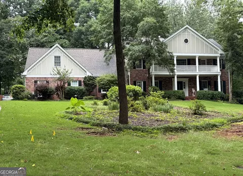5616 Silver Ridge Dr, Smoke Rise, GA 30087