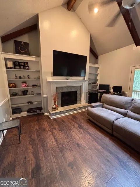 Living - 10992 Twelve Oaks Ct, Hampton, GA 30228 photo 2 of 2