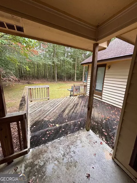 Exterior - 10992 Twelve Oaks Ct, Hampton, GA 30228 photo 2 of 4