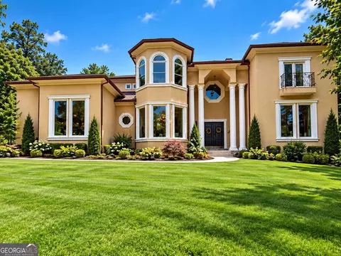 1824 Gateway Dr, Loganville, GA 30052