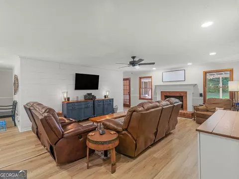 Living - 20 Valley Trl, Covington, GA 30014 photo 2 of 6