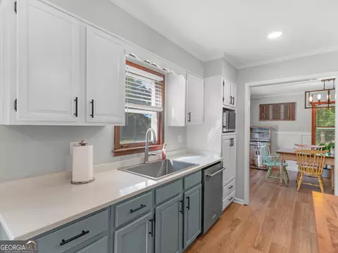 Kitchen - 20 Valley Trl, Covington, GA 30014 photo 3 of 9