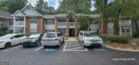 305 Streamside Dr, Roswell, GA 30076