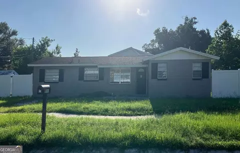 8701 94th St, Seminole, FL 33777