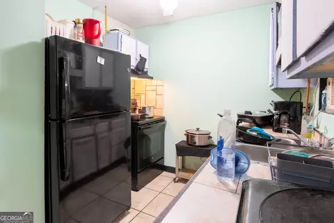 Kitchen - 1040 Laboon Rd, Monroe, GA 30655 photo 2 of 2