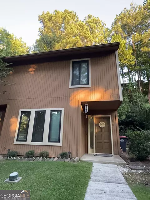 878 Lake Hollow Blvd SW, Marietta, GA 30064