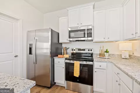Kitchen - 3195 Haystack Dr #263, Macon, GA 31216 photo 3 of 3