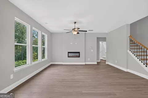 Living - 232 Sage St, Commerce, GA 30529 photo 2 of 5