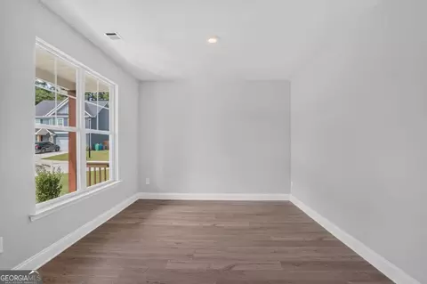 Living - 232 Sage St, Commerce, GA 30529 photo 5 of 5