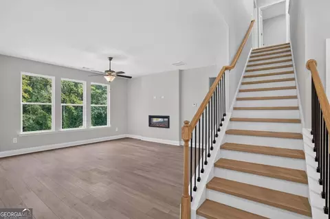 Living - 232 Sage St, Commerce, GA 30529 photo 4 of 5