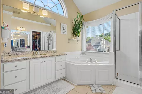 Bath - 2002 Evergreen Dr SE, Conyers, GA 30013 photo 1 of 1