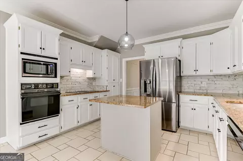 Kitchen - 607 Mckinnes Br, Evans, GA 30809 photo 4 of 9