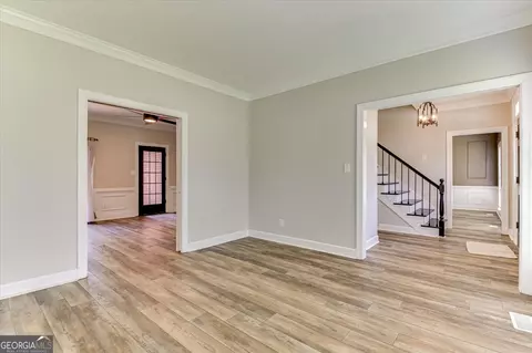 Living - 607 Mckinnes Br, Evans, GA 30809 photo 4 of 8