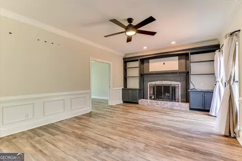 Living - 607 Mckinnes Br, Evans, GA 30809 photo 6 of 8