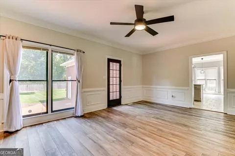Living - 607 Mckinnes Br, Evans, GA 30809 photo 8 of 8