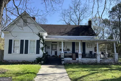 121 S Bailey Ave, Leslie, GA 31764