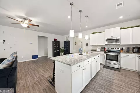 Kitchen - 1404 Beckett Dr, Hampton, GA 30228 photo 2 of 3