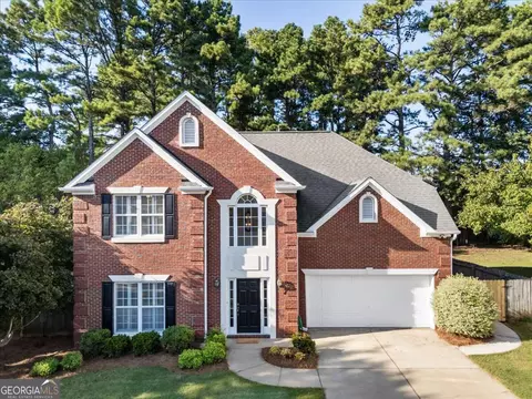 140 Ashbrook Ln, Roswell, GA 30075