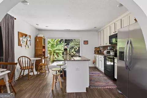 Kitchen - 1605 Highway 138, Monroe, GA 30655 photo 2 of 4